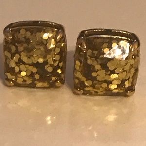 Gold stud earings. Great for holiday party 🎅🏼